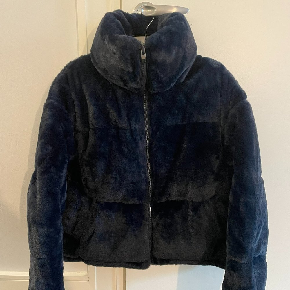 APPARIS Billie Faux Fur Coat (Small, Navy) - With Tags!
